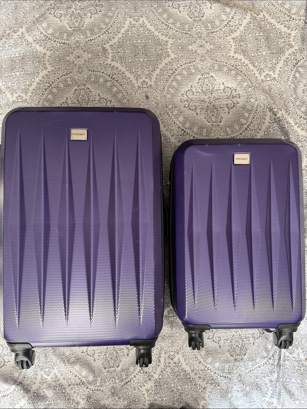 Prodigy- Purple Ridged Hardside Spinner Luggage Set